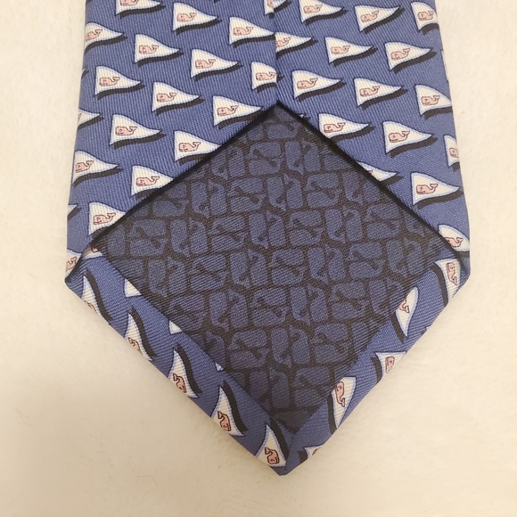 Vineyard Vines Blue Whale Tie - Picture 4 of 5